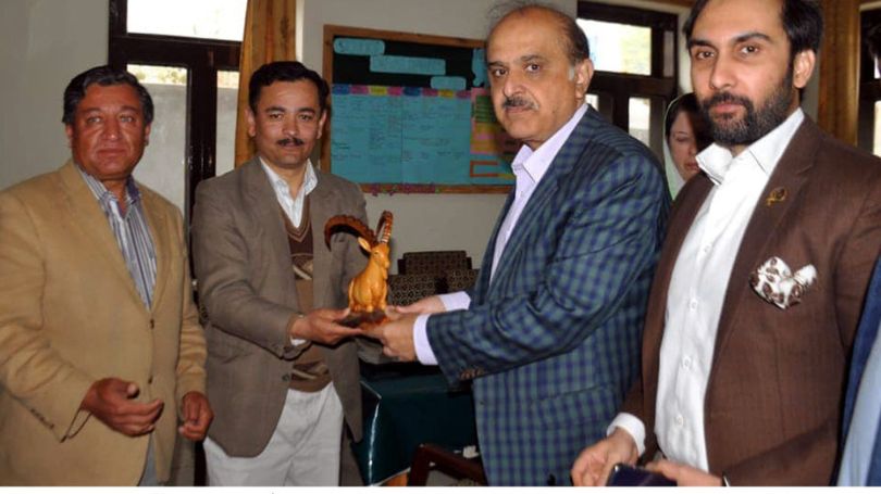 Management of Hasegawa memorial Public School and College gives a souvenir to Chief Secretary Gilgit-Baltistan