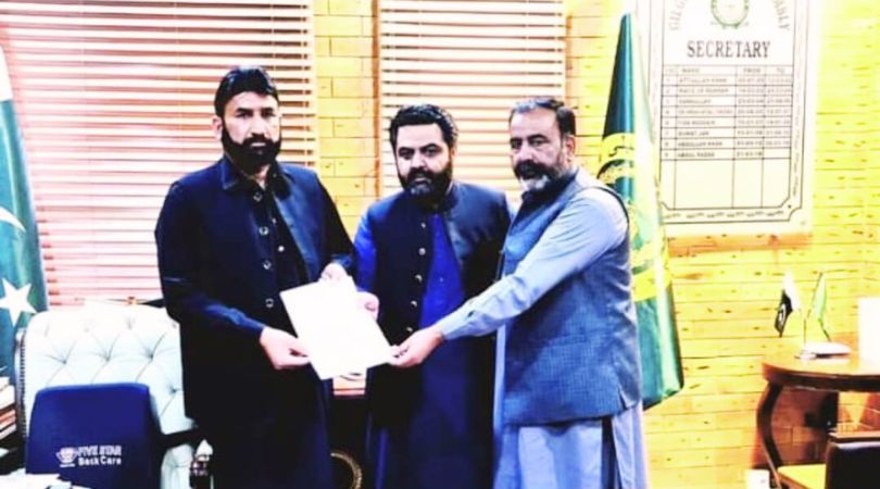 Raja Zakaria and Javed Manwa submit no-confidence motion to assembly secretary against Speaker G-B assembly Amjad Zaidi