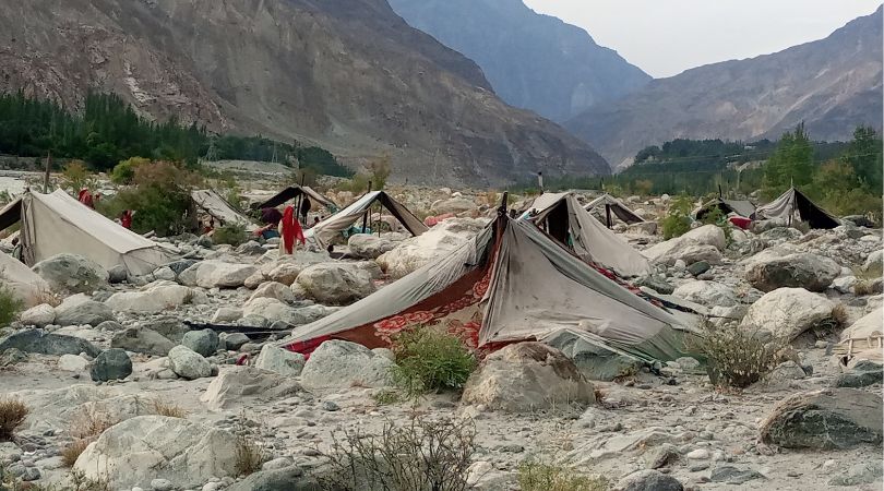 A temporary settlement of gold collectors (soniwal) in Gilgit along River Indus